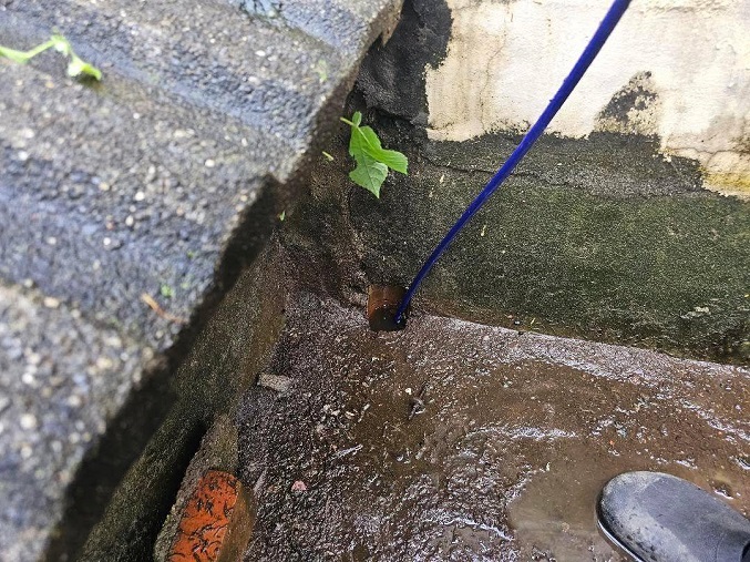 雲林土庫水刀通屋頂水管